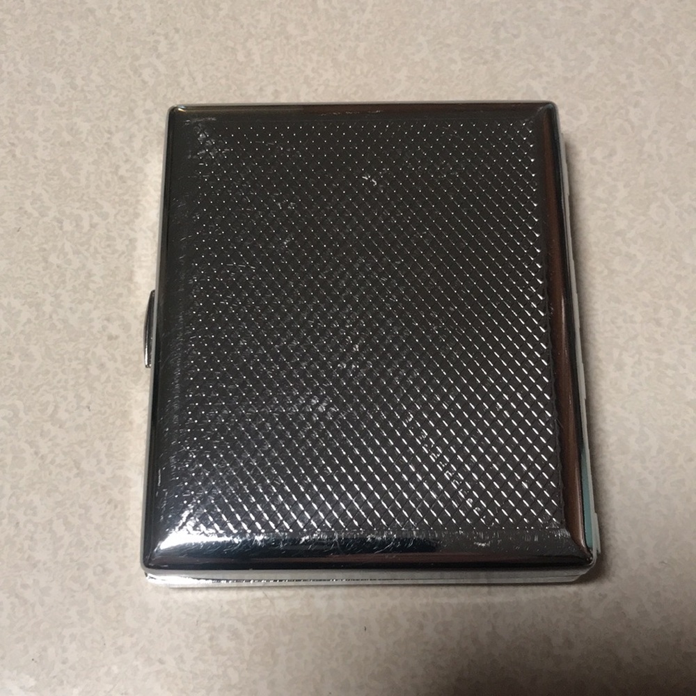 Small metal case - Picture 2 of 9